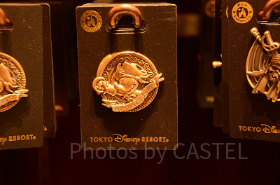 ピンバッジ（ミッキー）