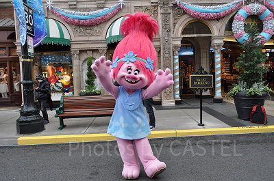 USJでグリーティングするポピー