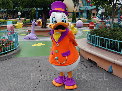 ドナルドの家族「ダックファミリー」デイジー、スクルージ、ダンベラを