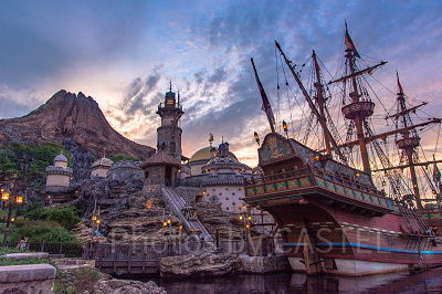 夕暮れのプロメテウス火山