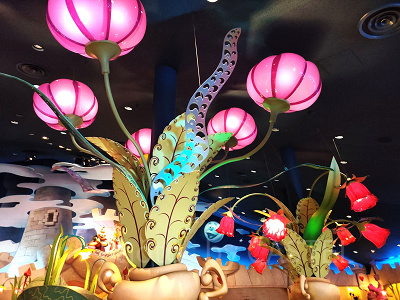 クイーン・オブ・ハートのバンケットホール：内装