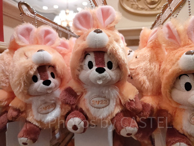 ディズニーお正月グッズ：うさぎチップぬいぐるみバッジ