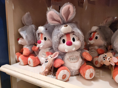 ディズニーお正月グッズ：うさぎデールぬいぐるみ