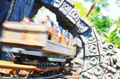 猛スピードで駆け抜けるレイジング・スピリッツ