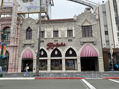 「ラルフ・スーパーマーケット」：ハリウッド大通り6523-5番地