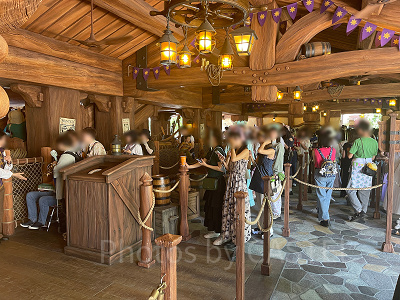 ラプンツェルのランタンフェスティバルの待ち列