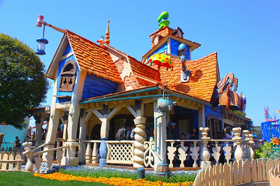 トゥーンタウンの中はどこも写真を撮っていただきたいおすすめスポット！