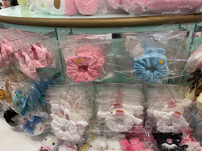 シュシュ型ポーチ