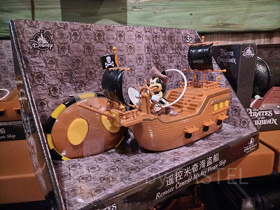 上海ディズニーカリブの海賊グッズ：ミッキーの海賊船ラジコン