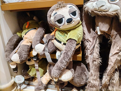 上海ディズニーズートピアグッズ：フラッシュのぬいぐるみリュックサック