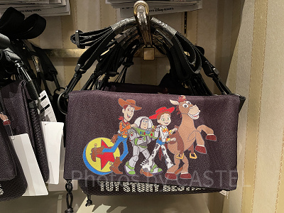 ショルダーバッグ（トイストーリーべスティーズグッズ）