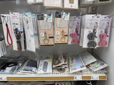 スマホストラップ（キャンドゥ）