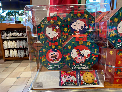 スヌーピー、ハローキティ、モッピーのクッキーアソート／USJクリスマスグッズ2022