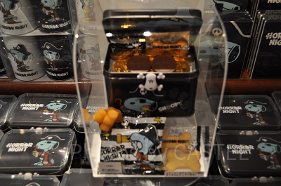 スヌーピー「SNOOPY HALLOWEEN」アソートスイーツ（宝箱ボックス）