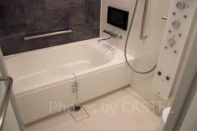 広々とした洗い場付きのバスルーム