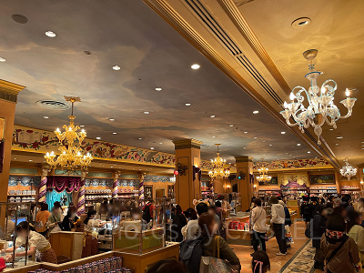 エンポーリオの様子（2022年6月 20時30分ごろ）