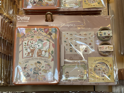 シール（ダッフィー＆フレンズのオータム・ストーリーブックグッズ）