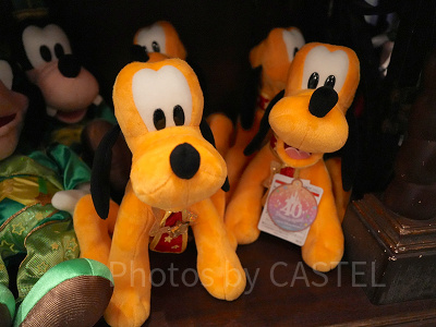 ディズニー40周年グッズ102点！記念コスチュームを着たミッキーたちの