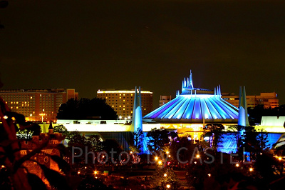 スイスファミリー・ツリーハウスからスペース・マウンテン