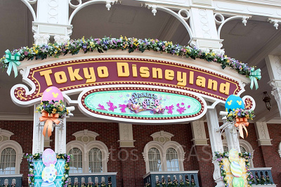 イースター時期のTDLエントランス