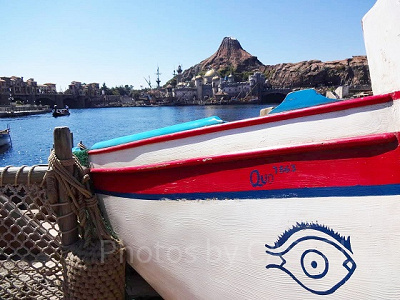 目のマークは魔除けの意味が