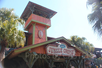 オレンジの入り口が目印です！