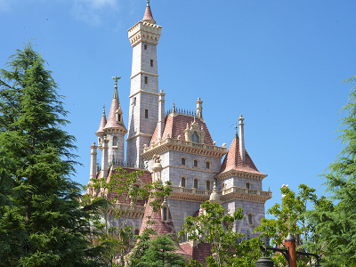 ディズニーランドプロポーズ場所：美女と野獣の城の前