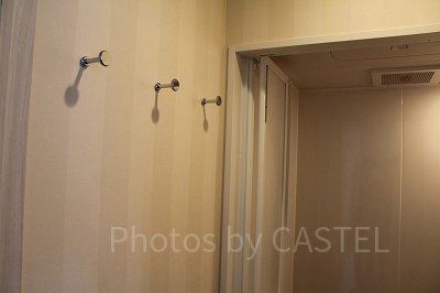 洗面所には人数分のフックも完備