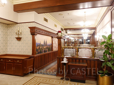 店内にはイタリアの風景画が♪