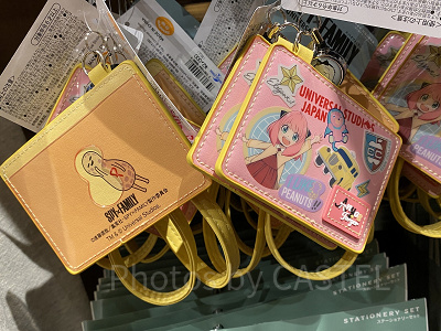 リール付きチケットホルダー