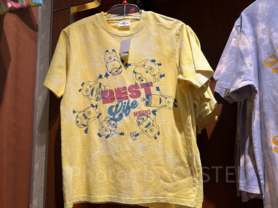 タイダイ柄のTシャツ