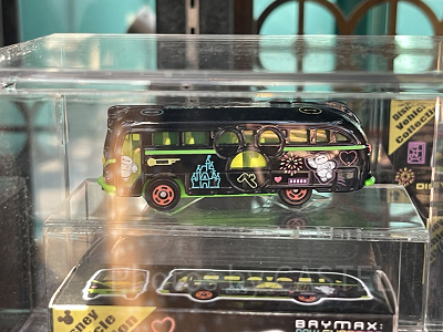 トミカ(ベイマックスのネオングッズ)