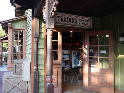 トレーディングポストの入り口