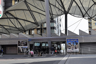 ユニバーサルシティ駅