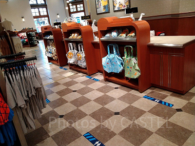 ユニバーサルスタジオストア／レジ付近でエコバック販売中