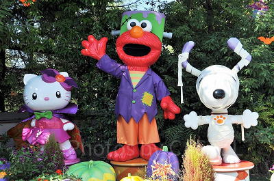 ハロウィーンのユニバーサルワンダーランド入口（2019年）