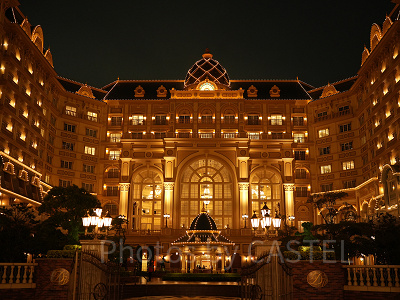 ホテルを利用して特典の15分前入園を