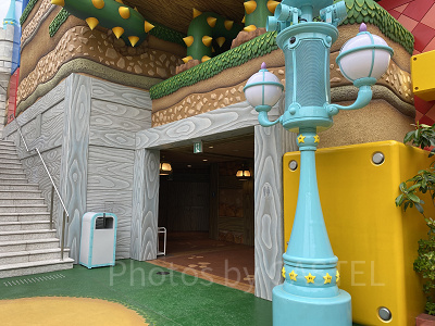 USJモバイルバッテリーレンタルサービス：キノピオ・カフェ横のトイレ入り口