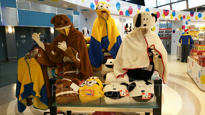 USJ「ユニバーサル・スタジオ・スーベニア」店内ディスプレイ