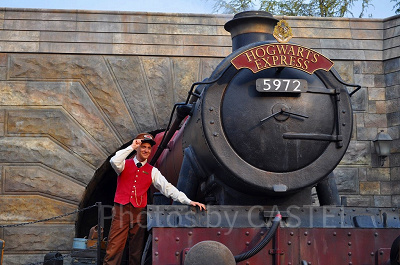 USJ／ハリーポッターエリアのホグワーツ特急と駅長