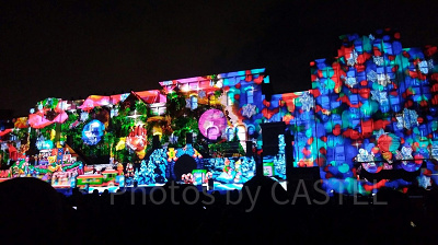 USJの「天使のくれた奇跡Ⅲ」/オープニングのプロジェクトマッピングはとても鮮やか