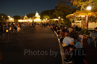 パレード待ちの様子（17時56分時点）
