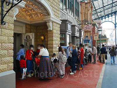 シルエットスタジオの待ち列の様子