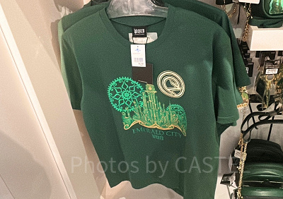 ウィキッドのTシャツ（エメラルドシティデザイン）