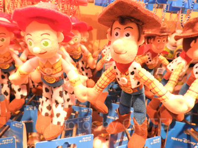 ウッディのぬいぐるみバッジ