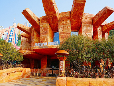 アトラクションの舞台となるズートピア警察署