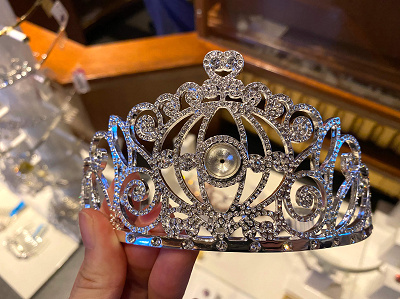 ディズニーのティアラまとめ カスタマイズできるティアラのデザイン 価格 作り方まとめ