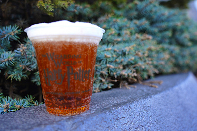 Usj 大人気バタービールを味レポ解説 ハリーポッターエリアの名物ドリンク 季節限定やプリンも Usj 大人気バタービールを味レポ解説 ハリーポッターエリアの名物ドリンク 季節限定やプリンも