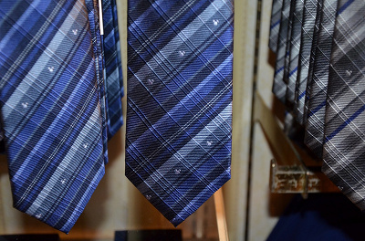 ディズニーランド シーのネクタイ ピン19種類 彼氏 男性へお土産やクリスマスプレゼントに