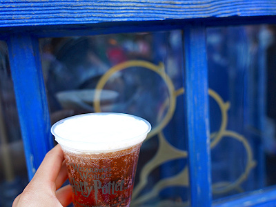 Usj 大人気バタービールを味レポ解説 ハリーポッターエリアの名物ドリンク 季節限定やプリンも Usj 大人気バタービールを味レポ解説 ハリーポッターエリアの名物ドリンク 季節限定やプリンも